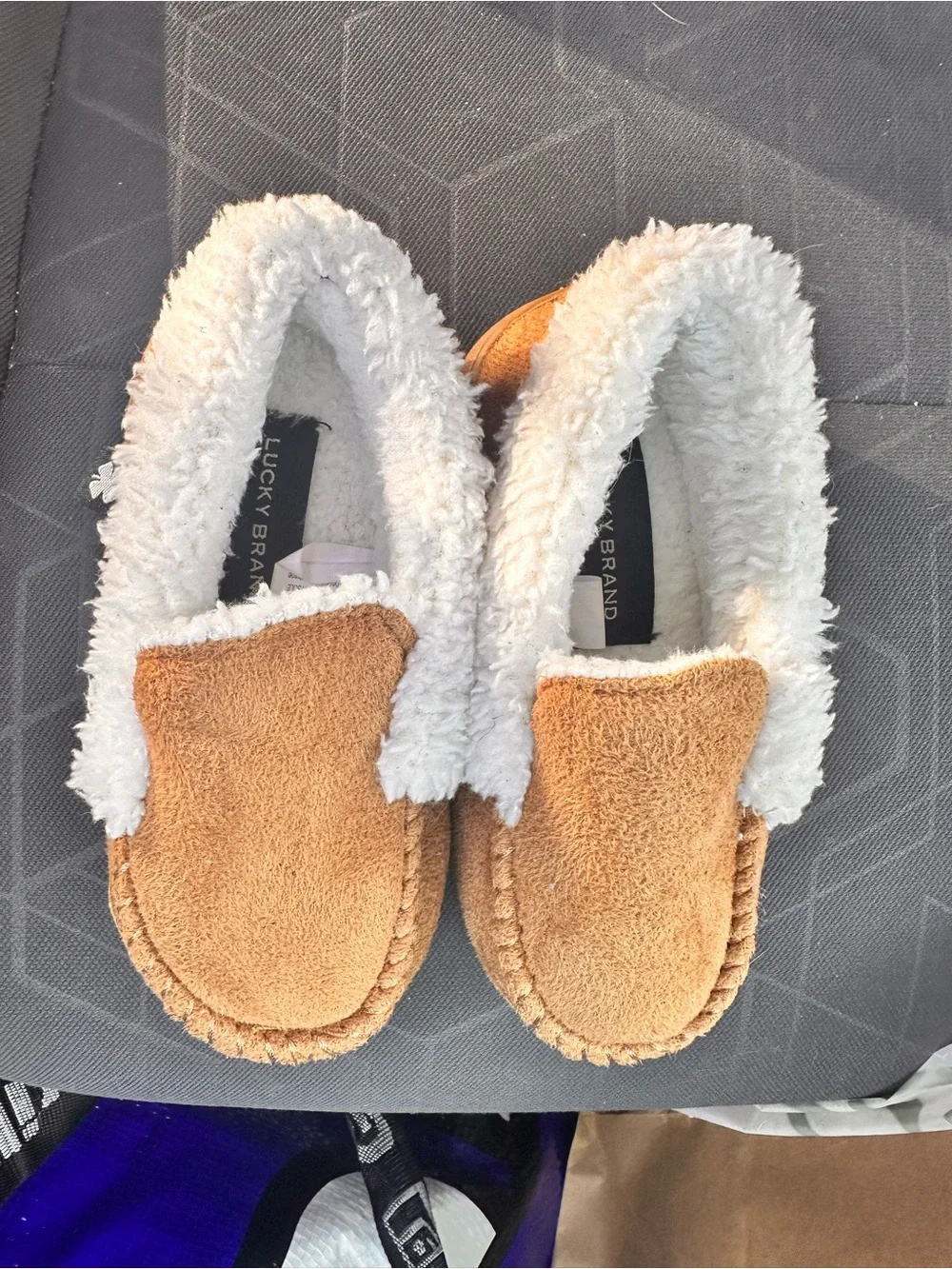 Lucky Brand Slipper For Toddlers Size 5/6